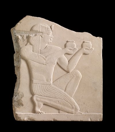 Plaque représentant un roi offrant du vin, période ptolémaïque, 305-30 av. J.-C. - Egyptian Ptolemaic Period